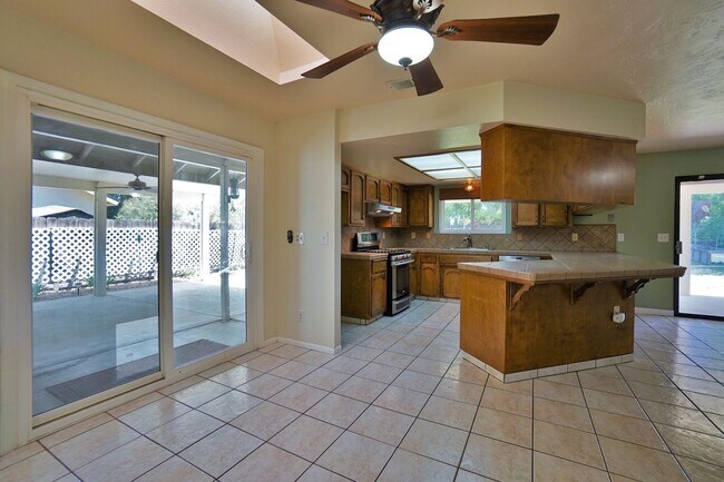 Foto del edificio - North Hanford 3 bedroom 2 bathroom