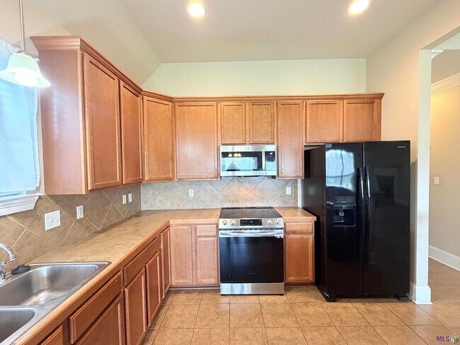 Foto del edificio - 41188 Lakeway Cove Ave