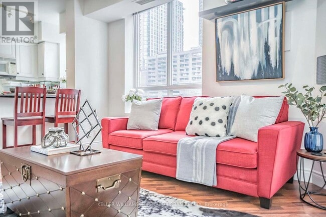 Building Photo - 20 Collier St