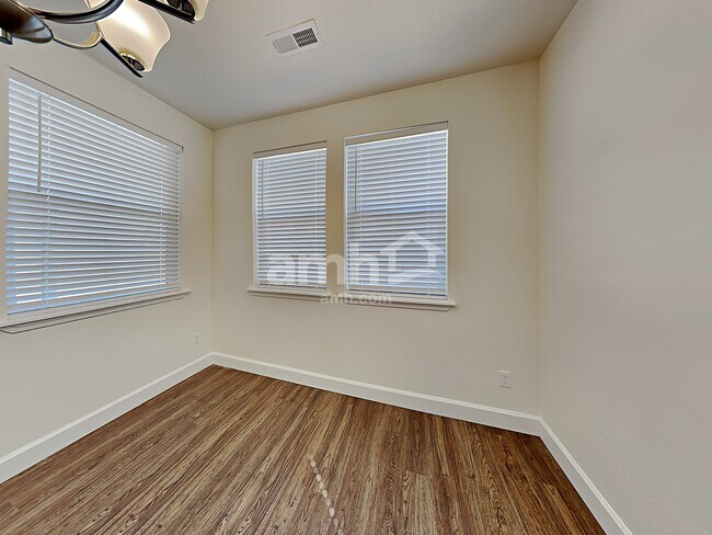 Foto del edificio - 3528 S Bartlett Way