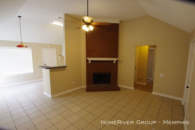 Building Photo - Minutes from Downtown Bartlett!