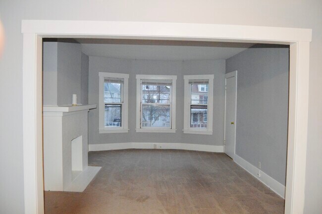 Living room - 25 Sterling Ave