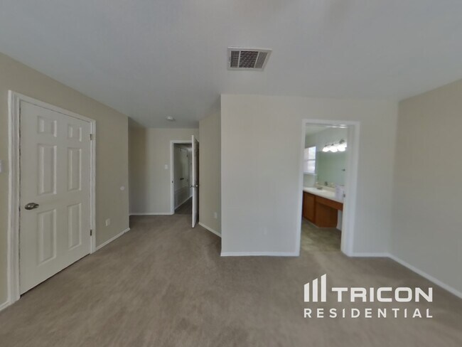 Foto del edificio - 228 Fall Creek Dr