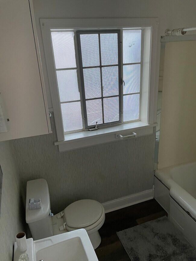 Bathroom - 1374 Sinclair Ave