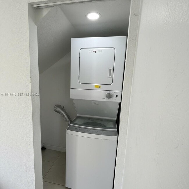 Foto del edificio - 415 NW 84th St