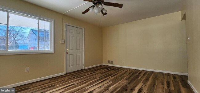 Foto del edificio - 168 Martin Dr