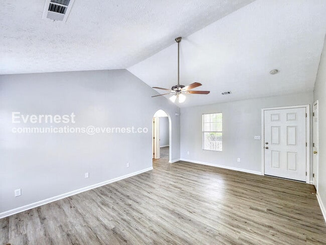 Building Photo - 707 Cloverdale Dr