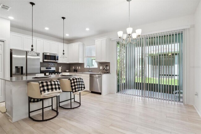 Building Photo - 5732 Skytop Dr