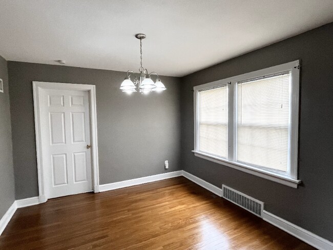 Foto del edificio - 8911 Shawnee Ln