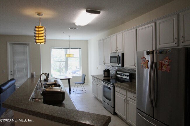 Foto del edificio - 13364 Beach Blvd