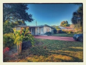 Building Photo - 3530 Schwalbe Dr