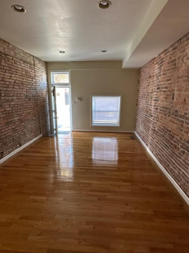 Building Photo - 605 S Decker Ave