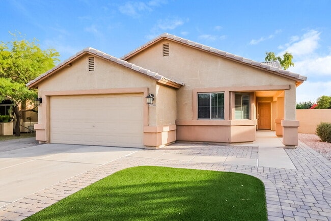 Building Photo - 22333 E Via Del Rancho Rd