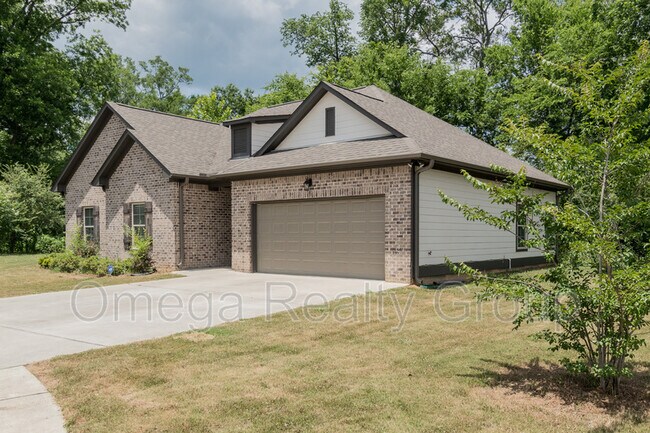 Foto del edificio - 114 Falling Waters Ln