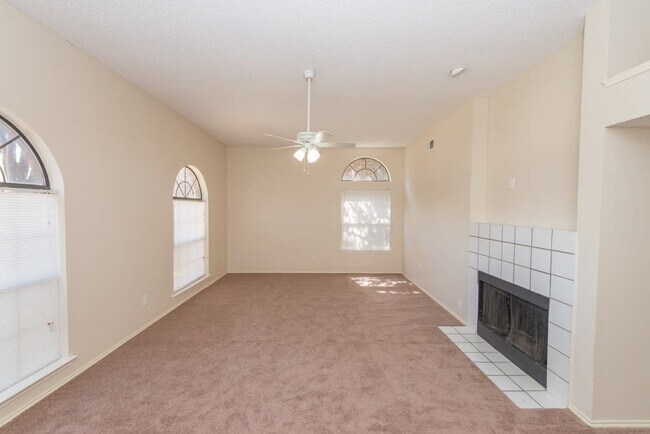 Building Photo - 6919 Cedar Knoll Dr