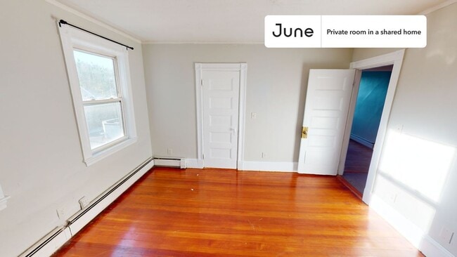 Building Photo - Room in Shared 5 bed/2 bath home