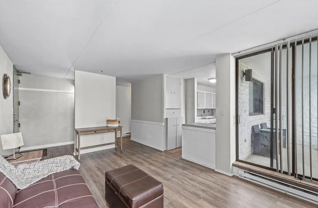 Foto del edificio - 306 W Miner St