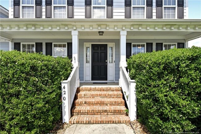 Building Photo - 420 Thorncliff Dr