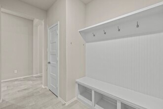 Building Photo - 25402 Kidwiler Dr