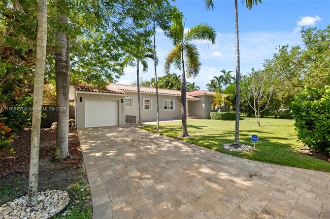 Foto del edificio - 10626 NE 10th Ct