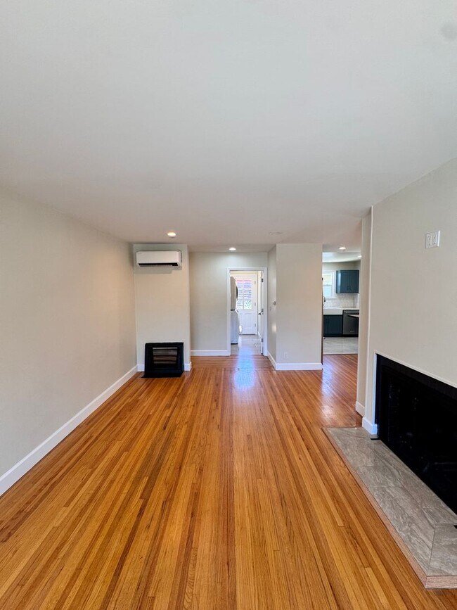 Foto del edificio - 4574 Whaley Ave
