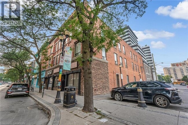 Building Photo - 283 King St E