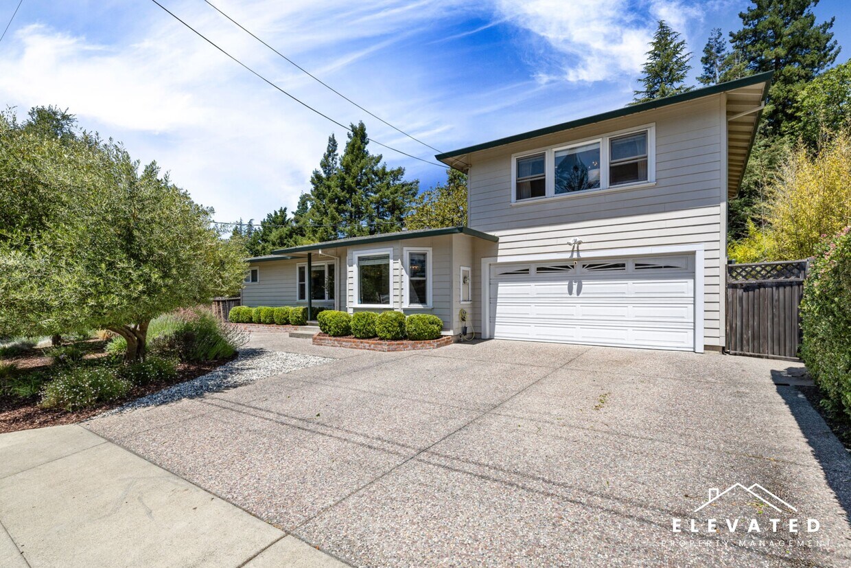Primary Photo - 935 Norlee St