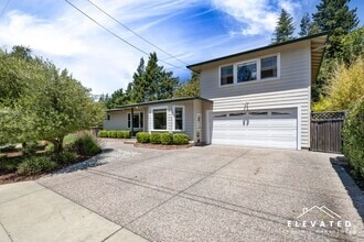 Building Photo - 935 Norlee St