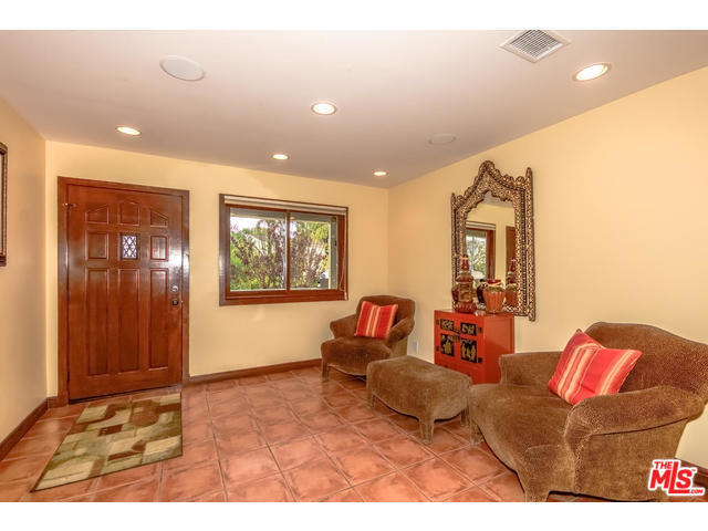 Building Photo - 11761 Palms Blvd