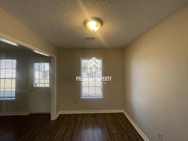 Building Photo - 2222 Tulip Trail - Available Now!