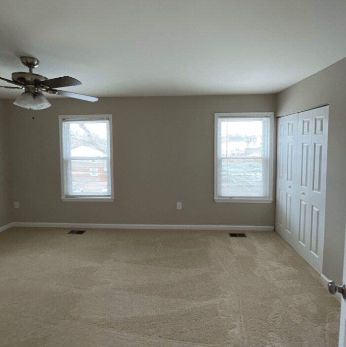 Foto del edificio - AVAILABLE NOW! - 7286 WOOD HOLLOW TER, FOR...