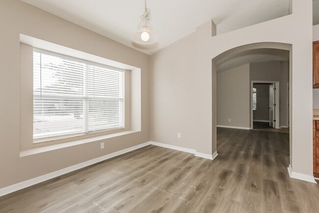 Foto del edificio - 1217 Barclay Wood Dr