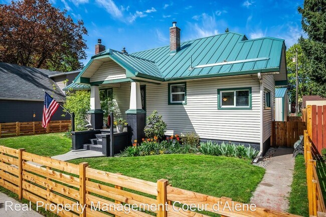 Building Photo - 4 br, 2 bath House - 721 N A st.