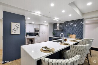 Building Photo - 7151 E Rancho Vista Dr