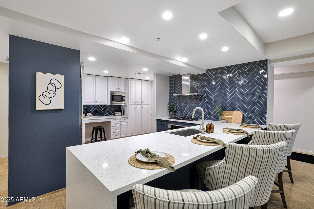Foto principal - 7151 E Rancho Vista Dr