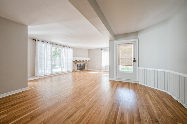 Foto del edificio - 1578 McCraren Rd