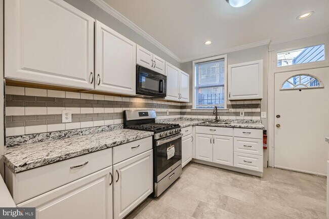 Foto del edificio - 2502 W Baltimore St