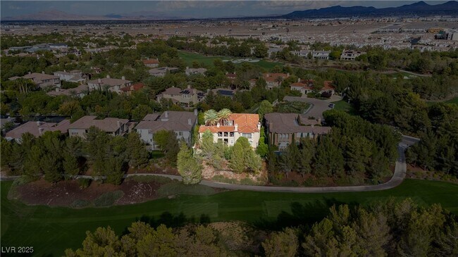 Foto del edificio - 12097 Oakland Hills Dr