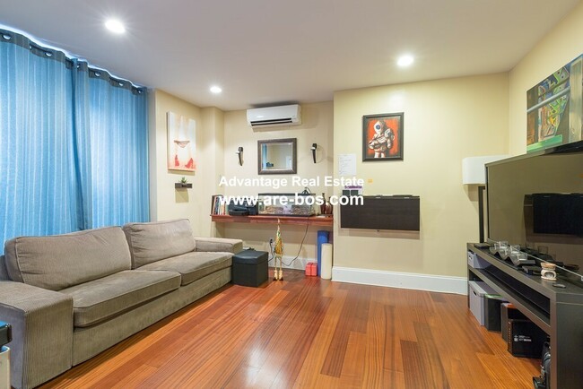 Building Photo - 495-497 Beacon St