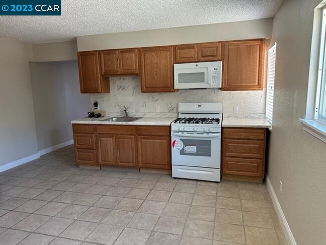 Building Photo - 2718 Stone Pine Ct