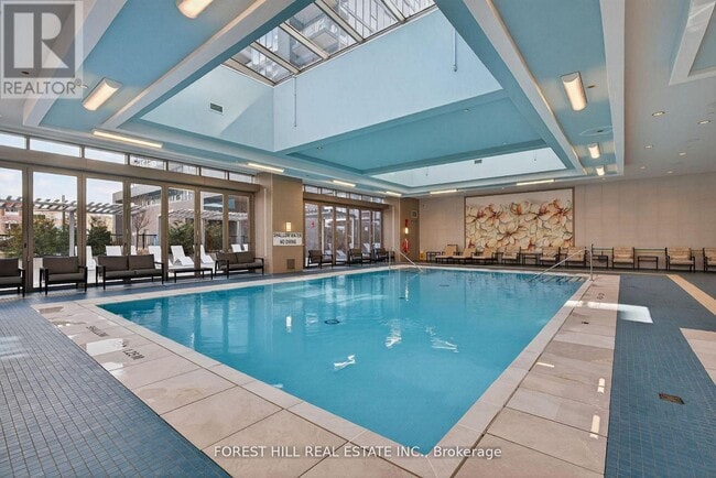 Building Photo - 10 Gatineau Dr