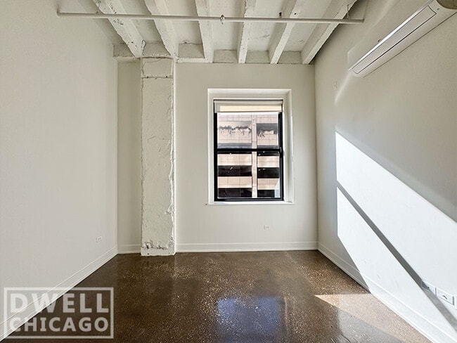 Foto del edificio - 20 E Adams St