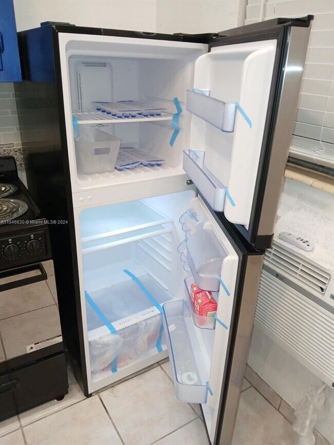 Building Photo - 7300 Byron Ave