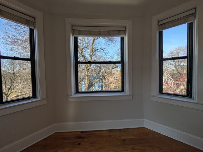 Foto del edificio - 2329 N Rockwell St