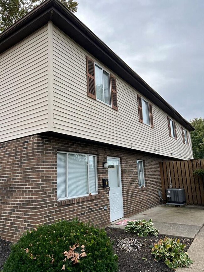 Photo - 729 Brunot St Apartment
