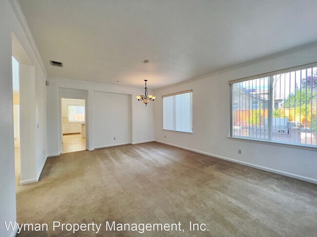 Foto del edificio - 5 br, 3 bath House - 12 Joshua Court