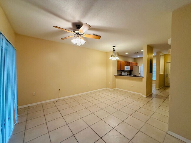 Foto del edificio - Beautiful 2 Bedroom, 2.5 Bath Townhome for Rent in The Hammocks!