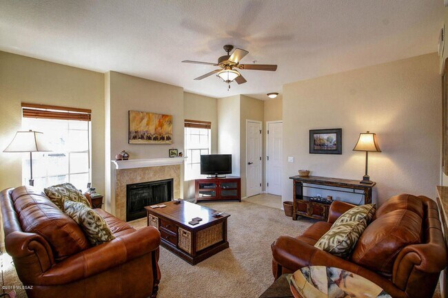Foto del edificio - 1500 E Pusch Wilderness Dr