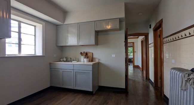 Foto del edificio - 2015 N Leclaire Ave