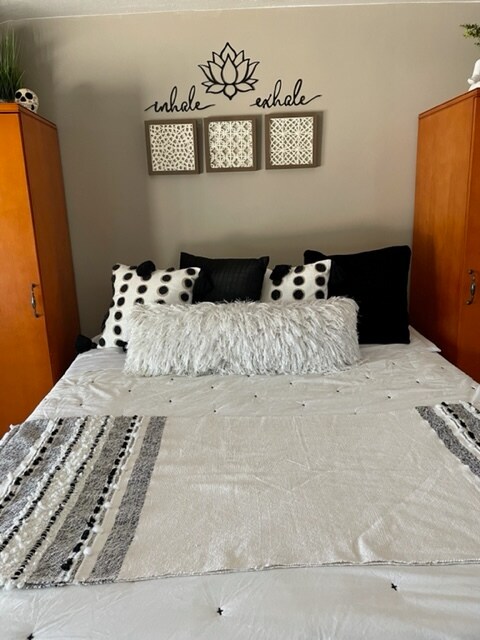 Foto del edificio - 665 N High Desert Rd